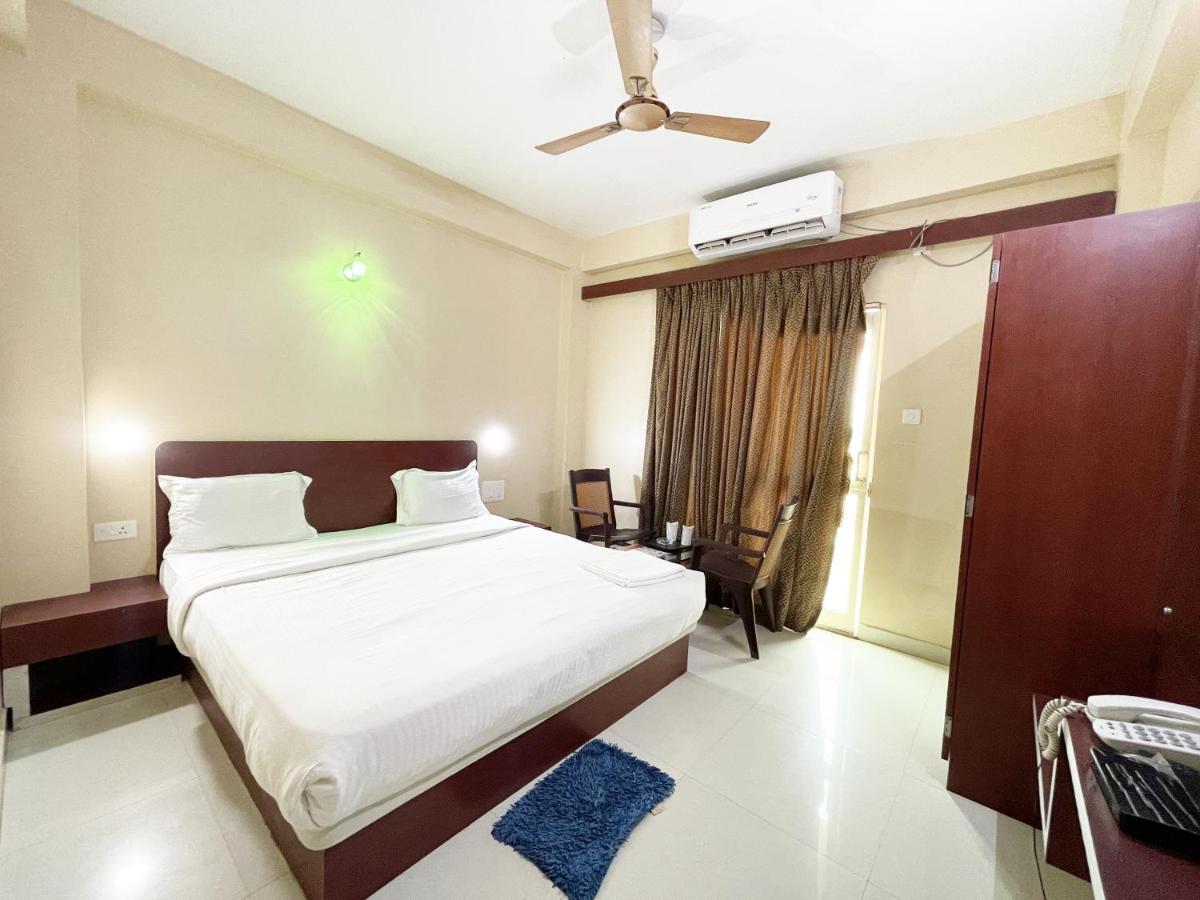 Hotel Golden Wave Пури Екстериор снимка