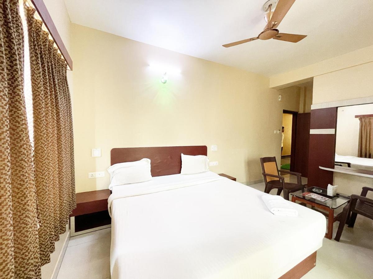 Hotel Golden Wave Пури Екстериор снимка