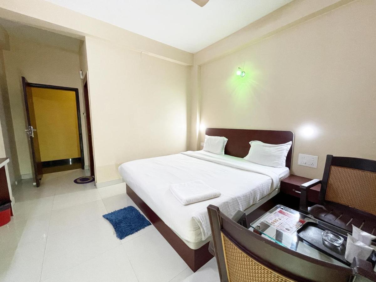 Hotel Golden Wave Пури Екстериор снимка