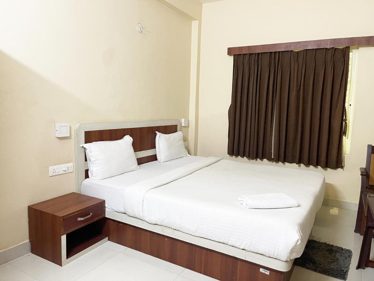 Hotel Golden Wave Пури Екстериор снимка