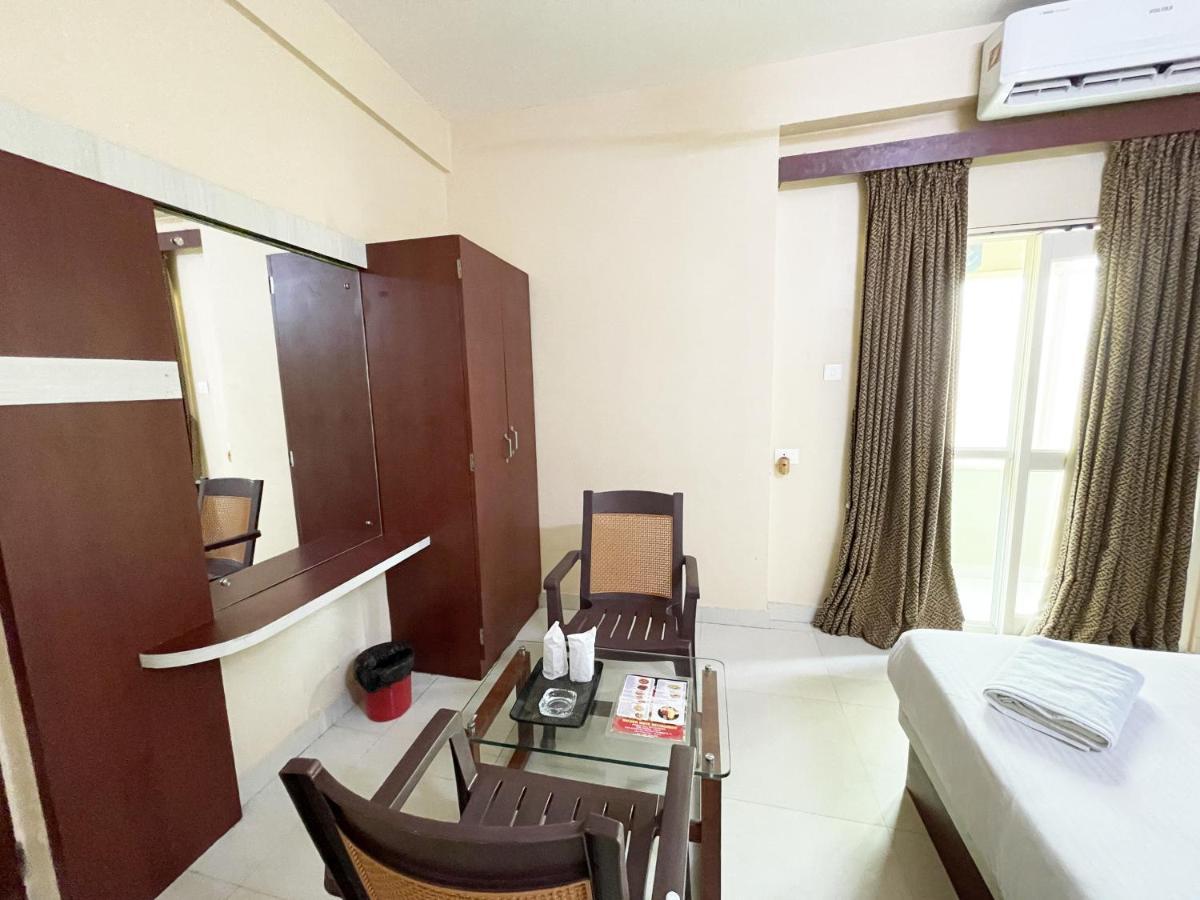 Hotel Golden Wave Пури Екстериор снимка