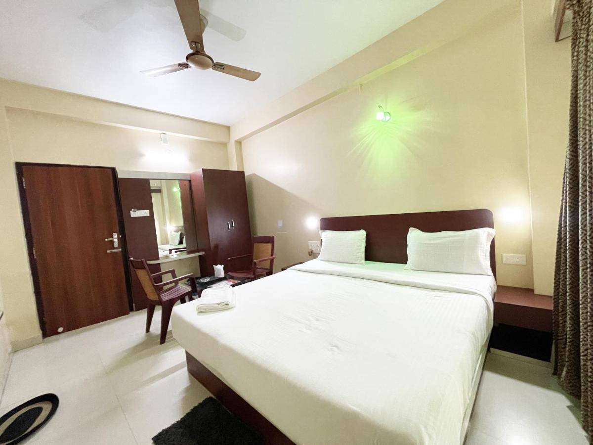 Hotel Golden Wave Пури Екстериор снимка