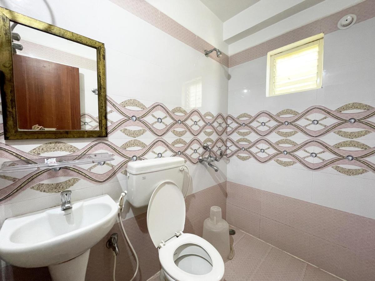 Hotel Golden Wave Пури Екстериор снимка