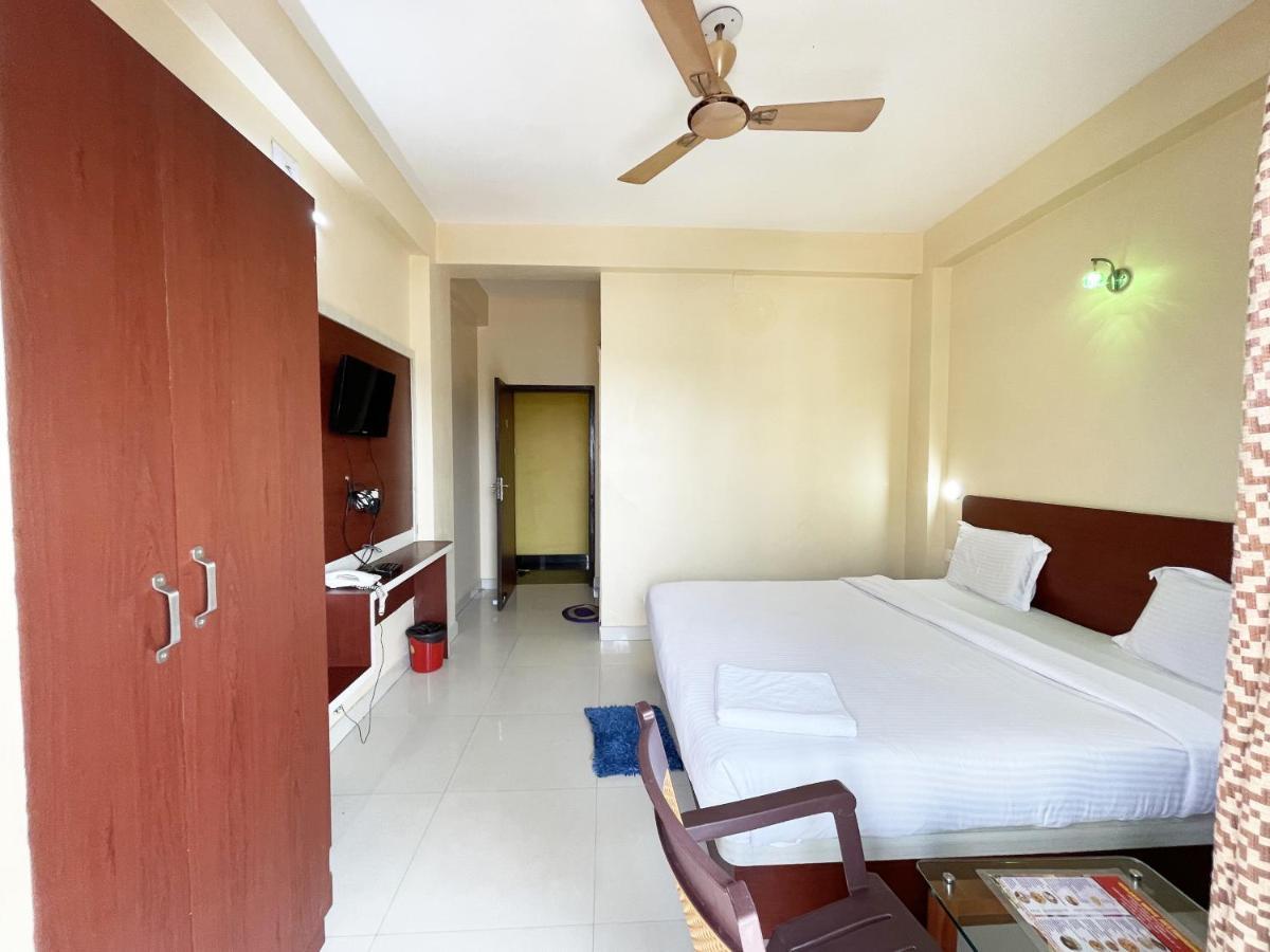 Hotel Golden Wave Пури Екстериор снимка