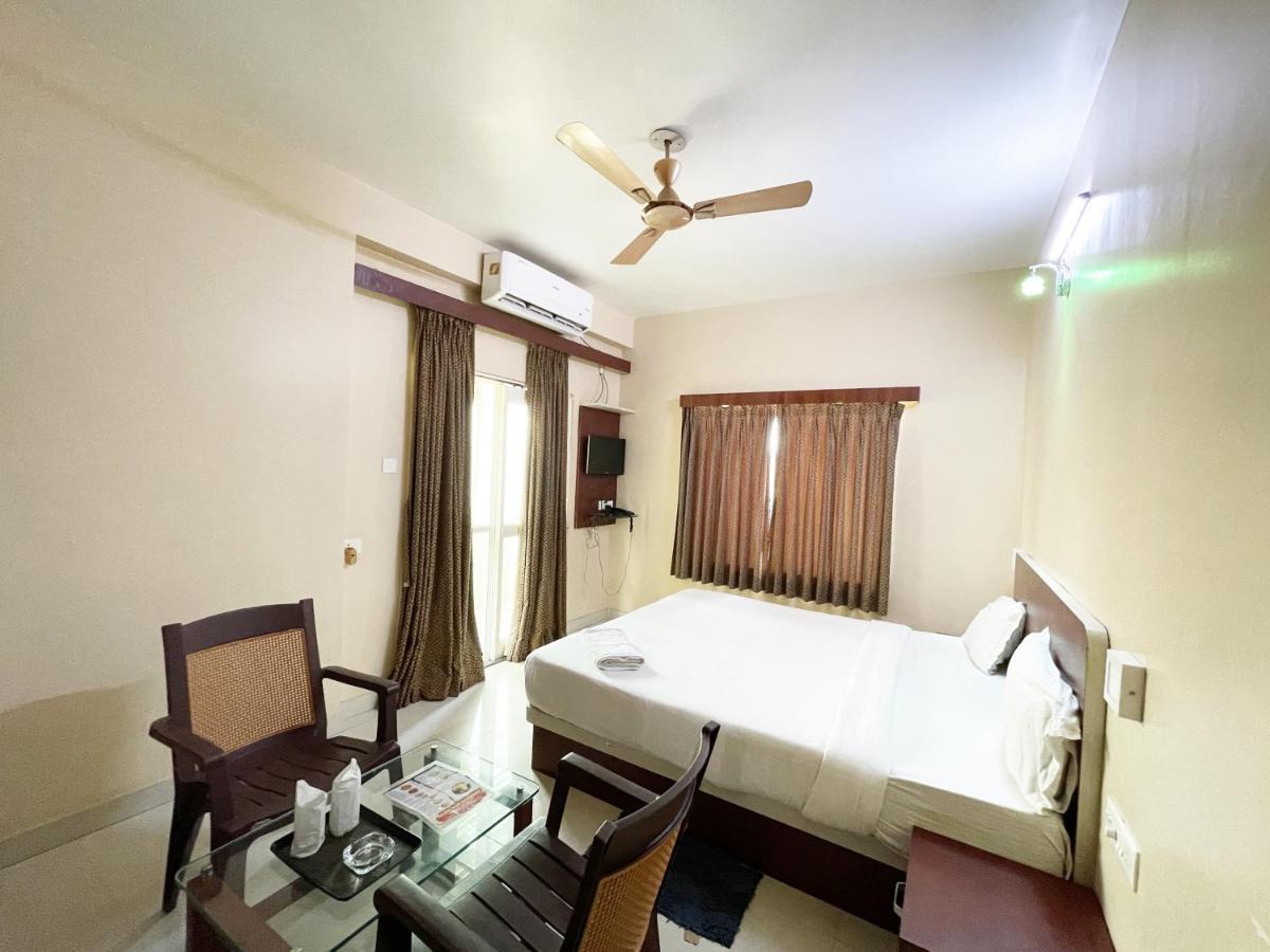 Hotel Golden Wave Пури Екстериор снимка