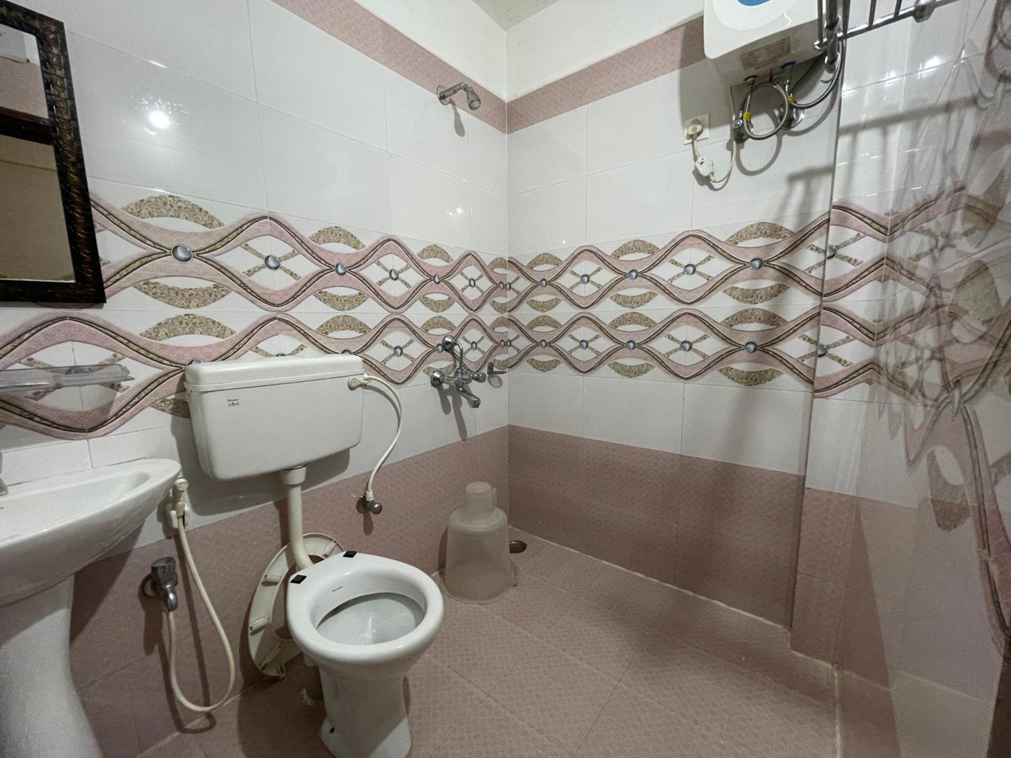 Hotel Golden Wave Пури Екстериор снимка
