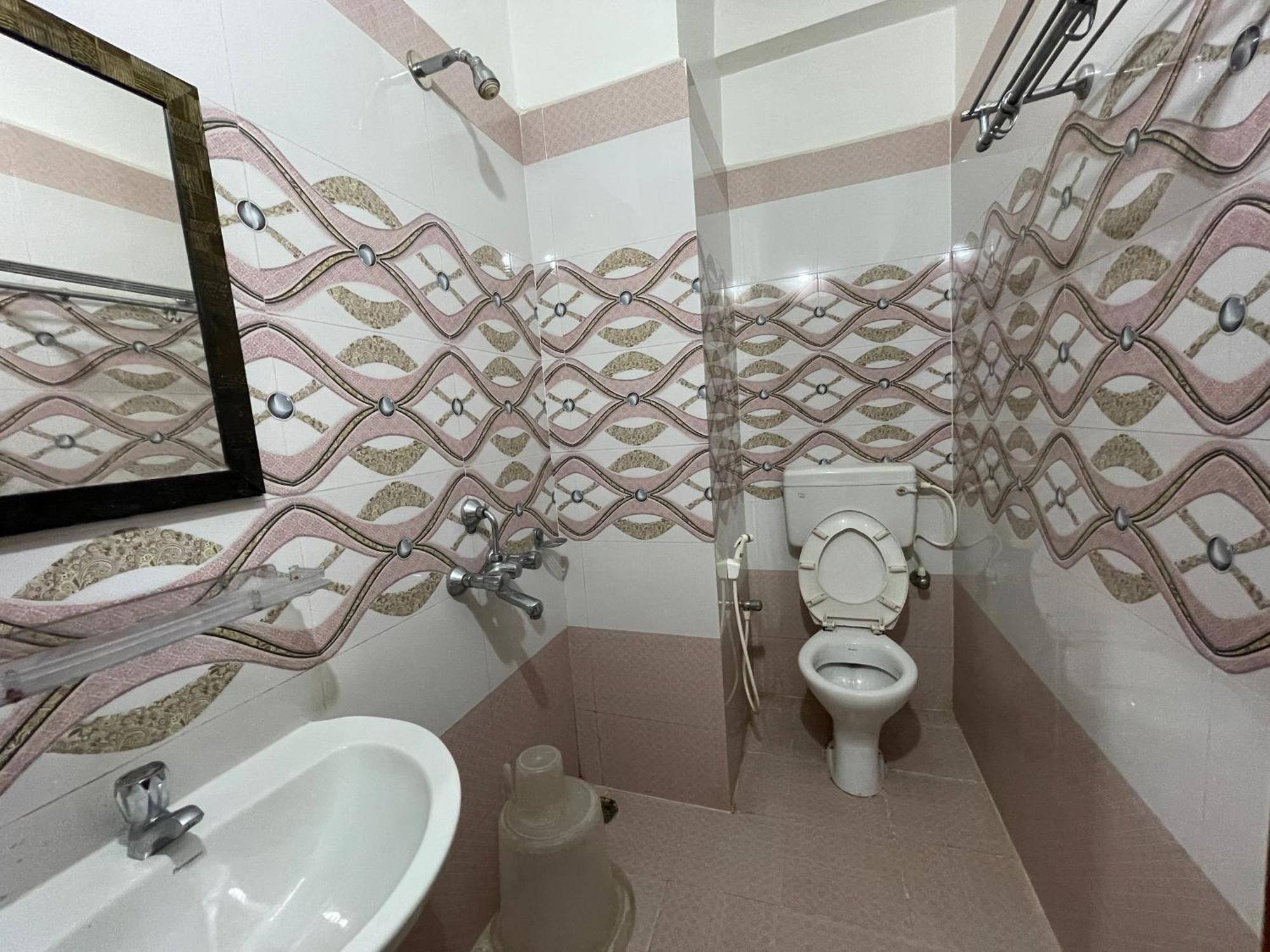 Hotel Golden Wave Пури Екстериор снимка