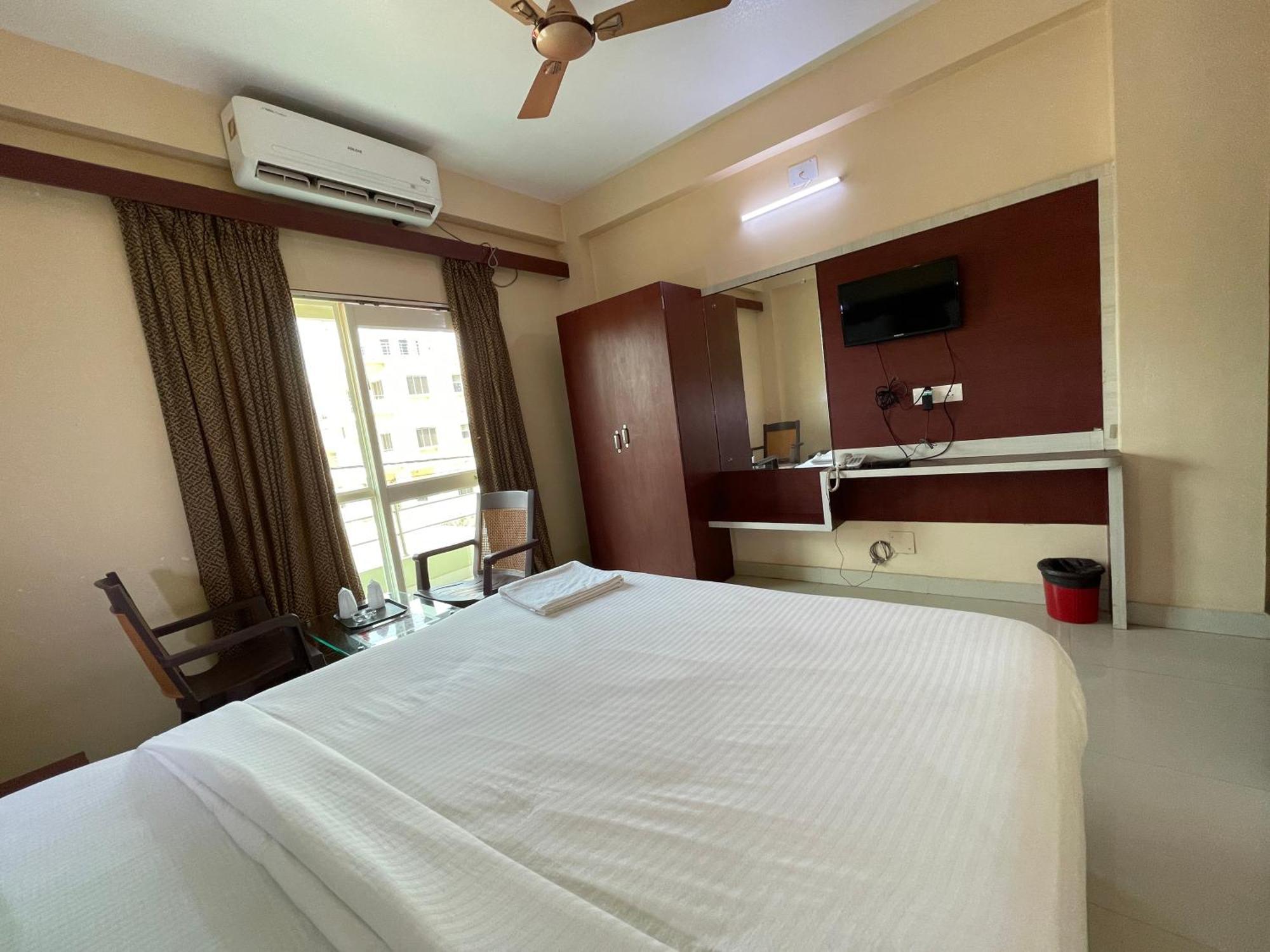 Hotel Golden Wave Пури Екстериор снимка