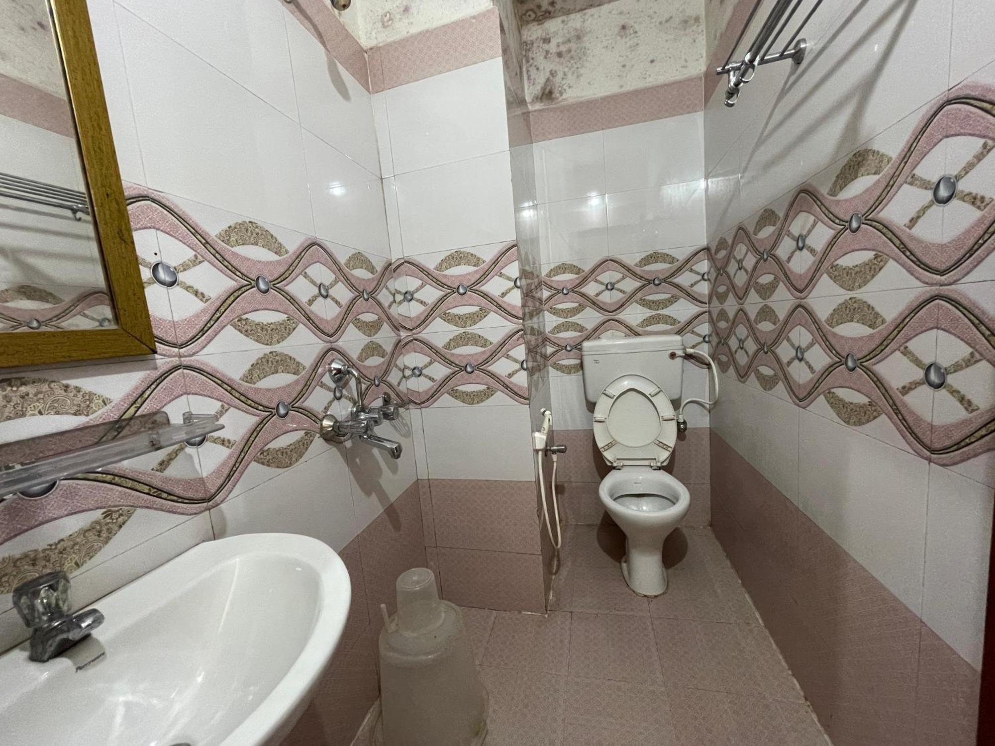 Hotel Golden Wave Пури Екстериор снимка